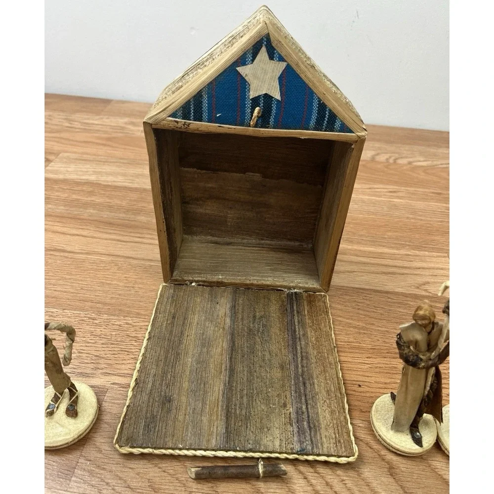 Vintage African Banana Fiber Nativity Set With Stable , 11 Piece Set